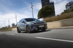 
										CUPRA Raval Plus 37 kWh full									