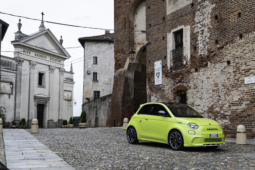 
										Abarth 500e full									