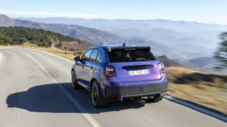 
										Abarth 600e Competizione full									