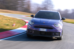 
										Abarth 600e Competizione full									