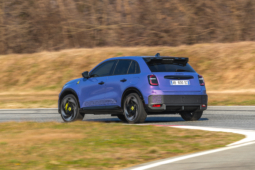 
										Abarth 600e Competizione full									