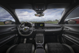 
										Abarth 600e Competizione full									
