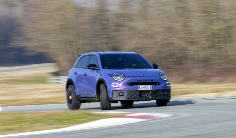 Abarth 600e Competizione