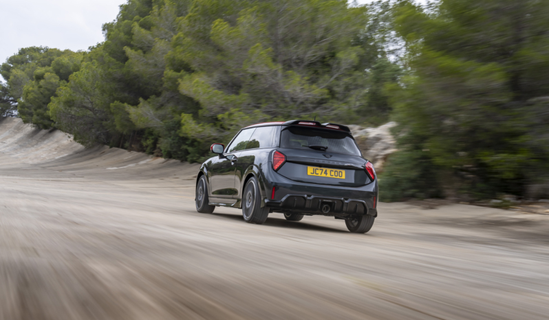 
								MINI John Cooper Works E full									