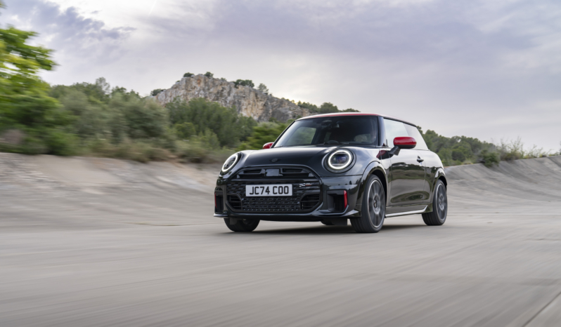 
								MINI John Cooper Works E full									
