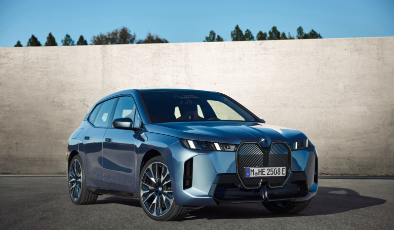 
								BMW iX xDrive60 full									
