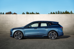
										BMW iX xDrive60 full									