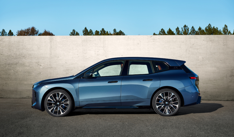 
								BMW iX xDrive60 full									