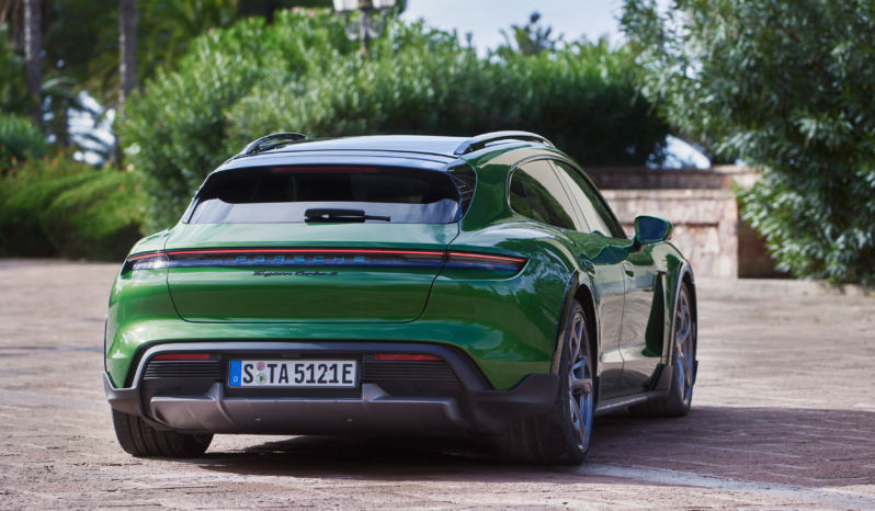 
								Porsche Taycan Sport Turismo full									