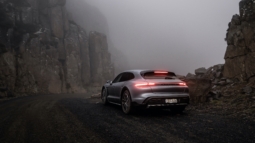 
										Porsche Taycan 4 Cross Turismo full									