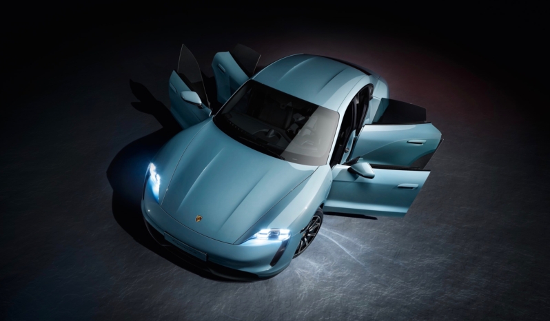 
								Porsche Taycan 4S full									