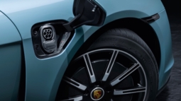 
										Porsche Taycan 4S full									