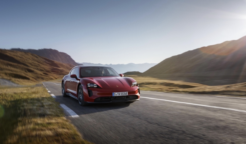
								Porsche Taycan GTS full									