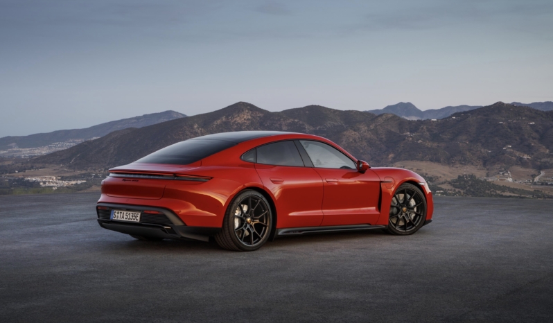 
								Porsche Taycan GTS full									