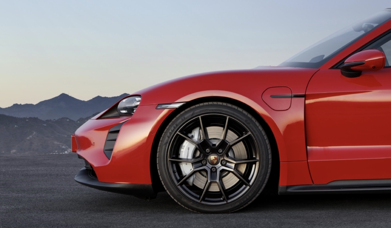 
								Porsche Taycan GTS full									
