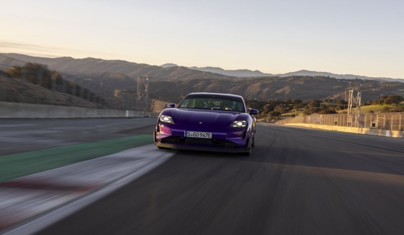 
								Porsche Taycan Turbo GT full									