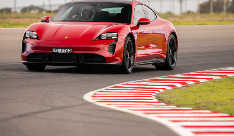 
								Porsche Taycan Turbo S full									