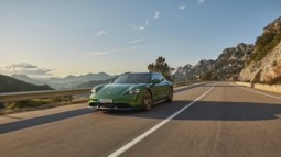 
										Porsche Taycan Turbo S Cross Turismo full									