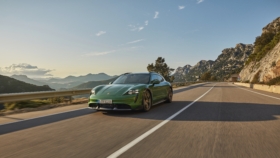 Porsche Taycan Turbo S Cross Turismo