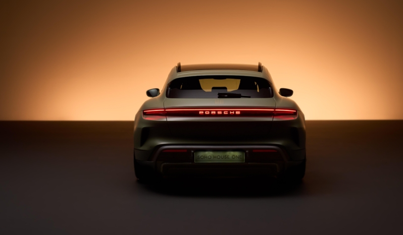 
								Porsche Taycan Turbo Sport Turismo full									