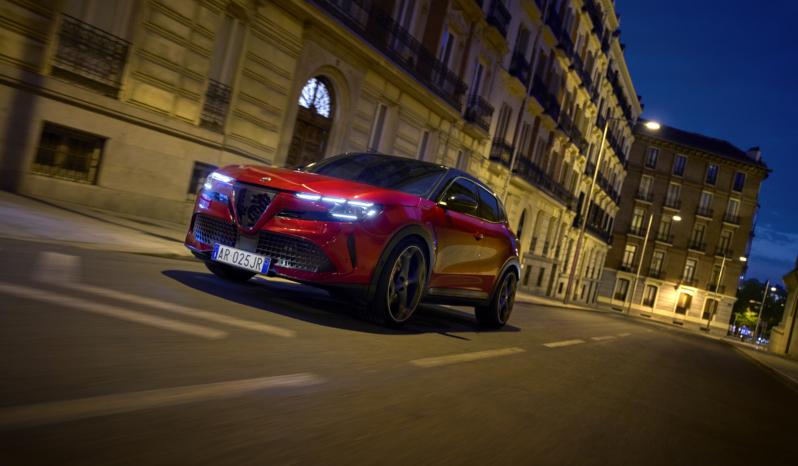 
								Alfa Romeo Junior Elettrica 156 full									