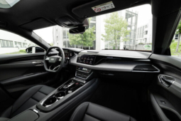 
										Audi e-tron GT quattro full									