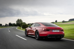 
										Audi e-tron GT quattro full									