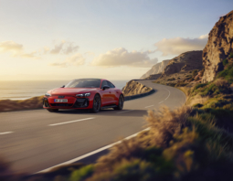 
										Audi e-tron GT quattro full									