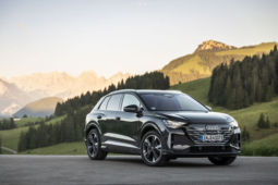 
										Audi Q4 45 e-tron quattro full									