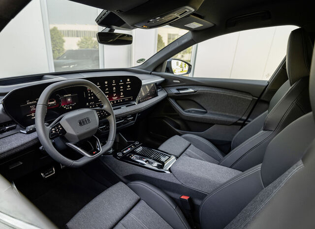 
								Audi Q6 Sportback e-tron performance full									