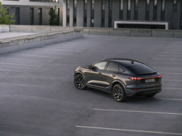 
										Audi Q6 Sportback e-tron performance full									