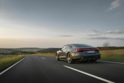 
										Audi S e-tron GT full									