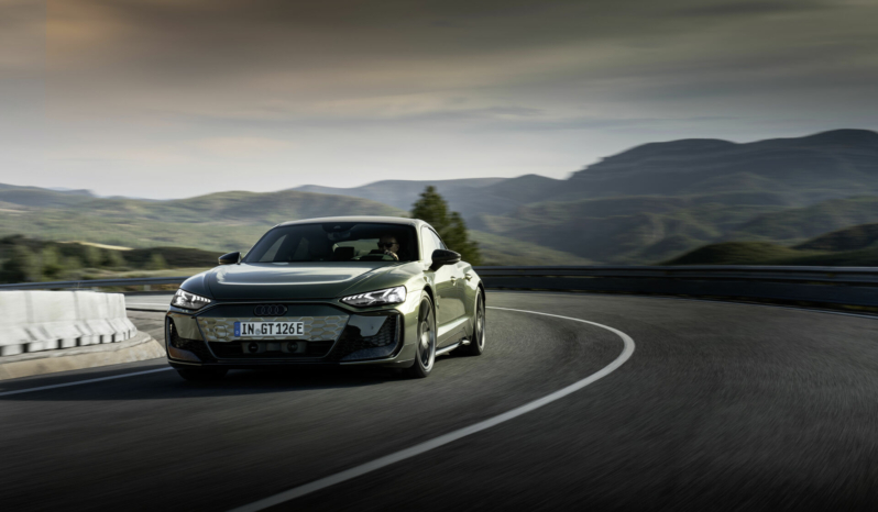 
								Audi RS e-tron GT performance full									