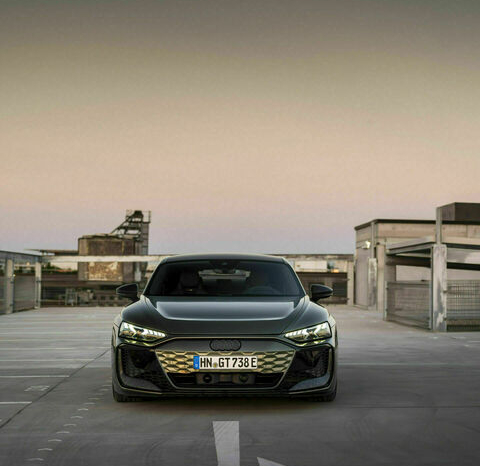 
								Audi RS e-tron GT performance full									