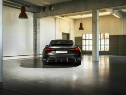
										Audi RS e-tron GT performance full									