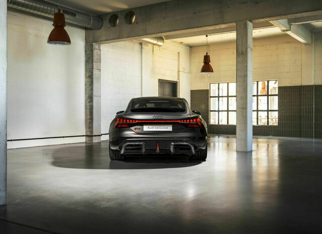 
								Audi RS e-tron GT performance full									