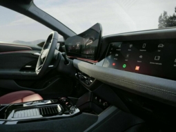 
										Audi S6 Avant e-tron full									