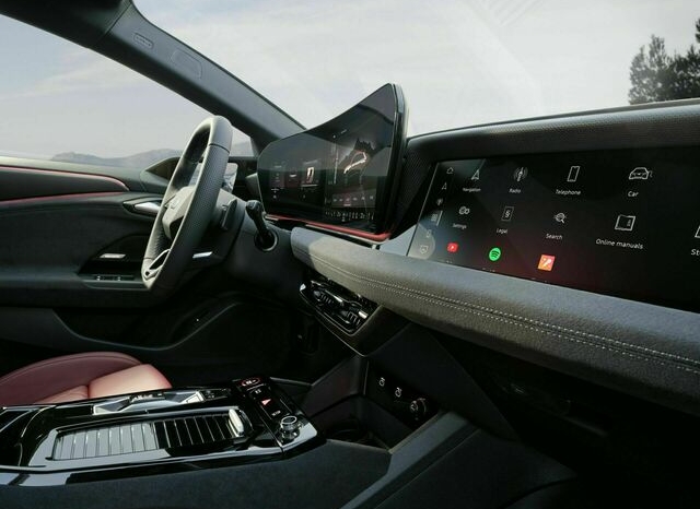 
								Audi S6 Avant e-tron full									