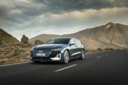 
										Audi S6 Avant e-tron full									