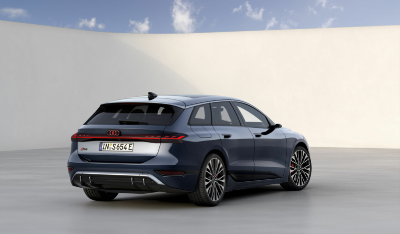 
								Audi S6 Avant e-tron full									