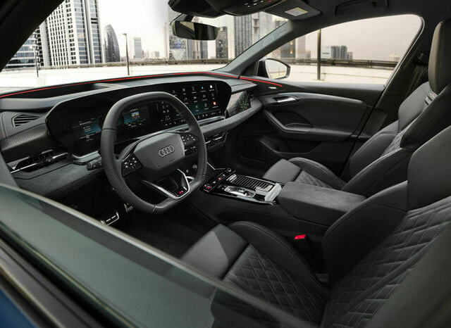 
								Audi SQ6 Sportback e-tron full									