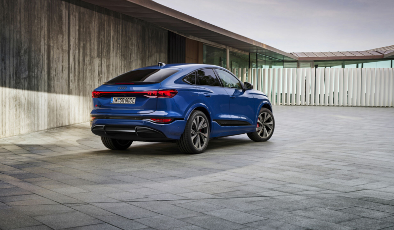 
								Audi SQ6 Sportback e-tron full									