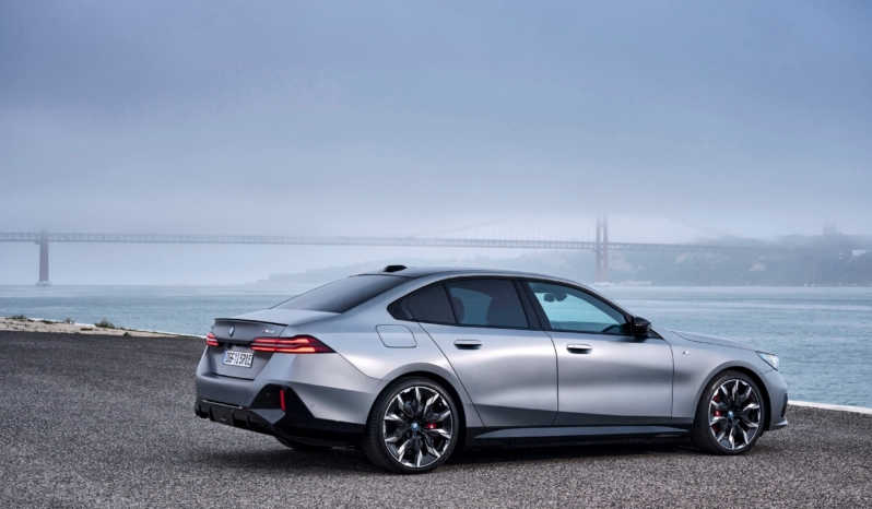 
								BMW i5 M60 xDrive Berline full									