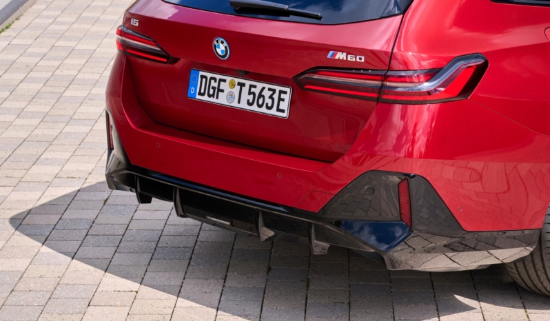 
								BMW i5 M60 xDrive Touring full									