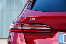 
										BMW i5 M60 xDrive Touring full									