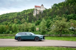 
										BMW i5 eDrive40 Touring full									