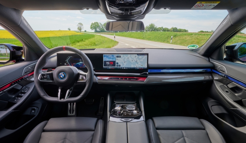 
								BMW i5 eDrive40 Touring full									