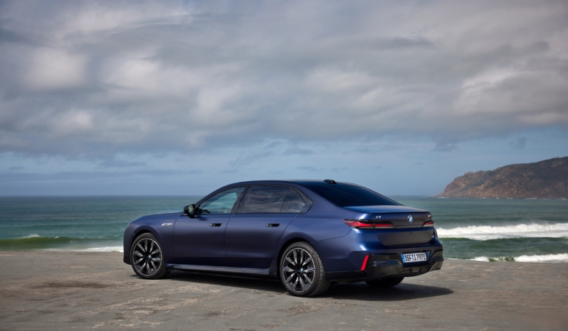 
								BMW i7 M70 xDrive Berline full									