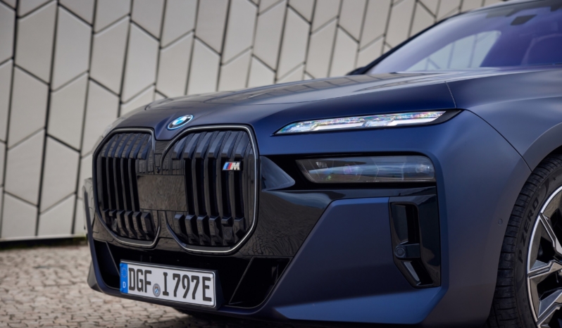 
								BMW i7 M70 xDrive Berline full									