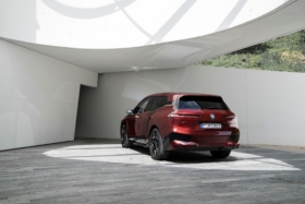 BMW iX M70 xDrive